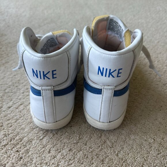 Women Nike Blazers - Picture 2 of 5